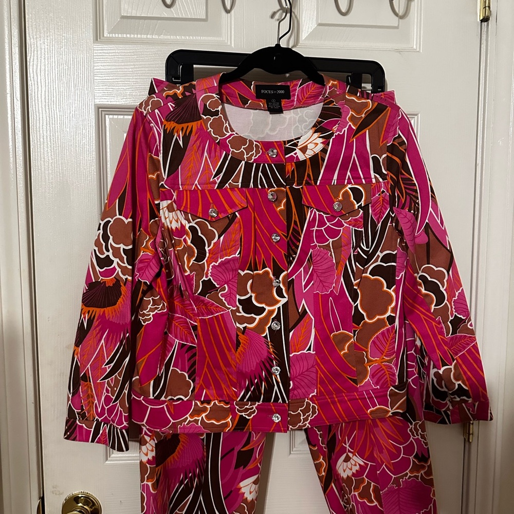 Multi color capri 2 piece